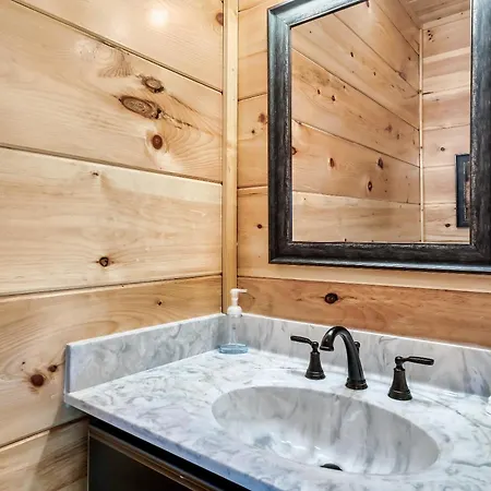 Full Equipped Cabin With A Pool And Game Room Smokies Views Gatlinburg Exterior photo