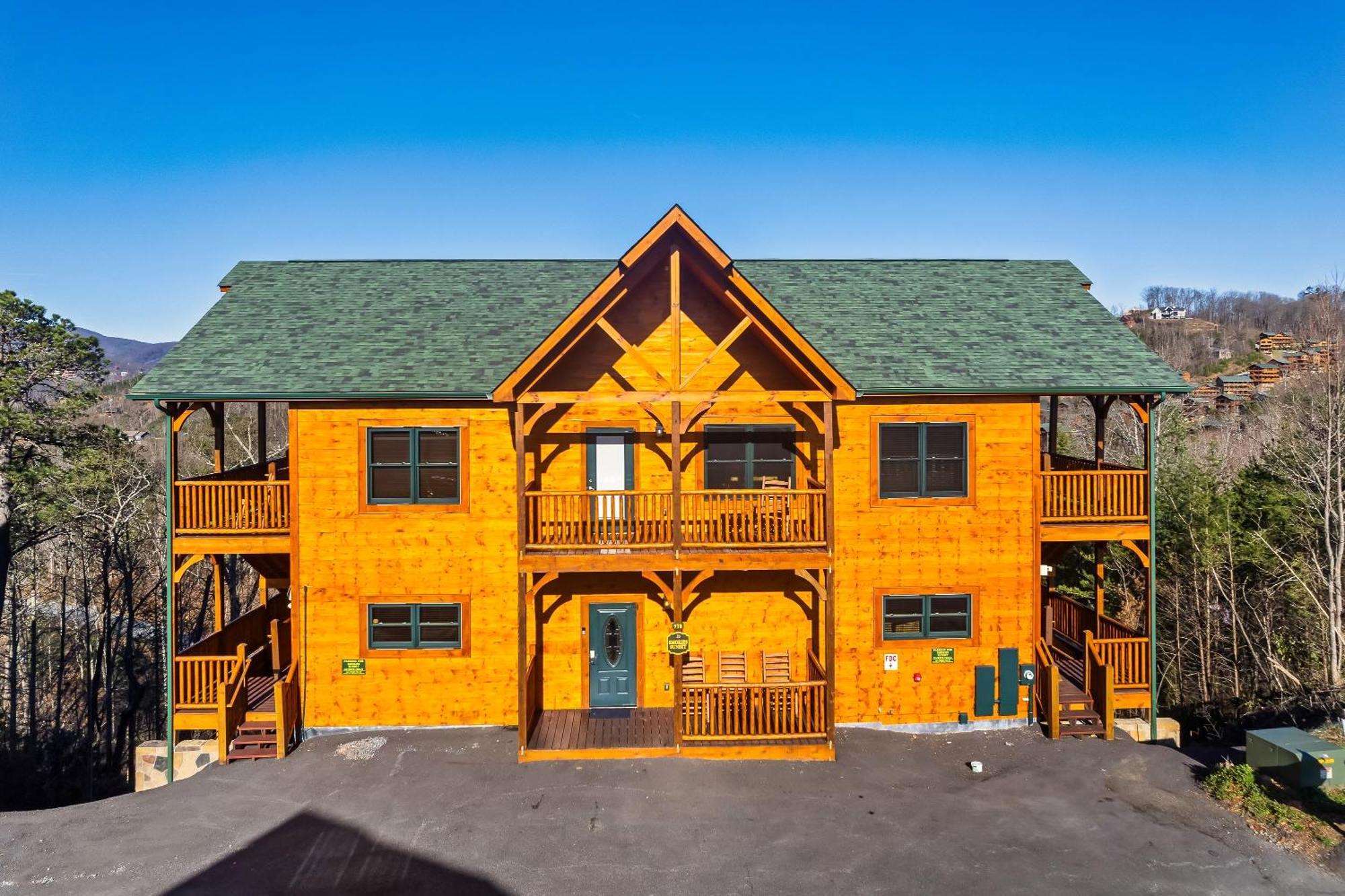 Chalet Full Equipped With A Pool And Game Smokies Views