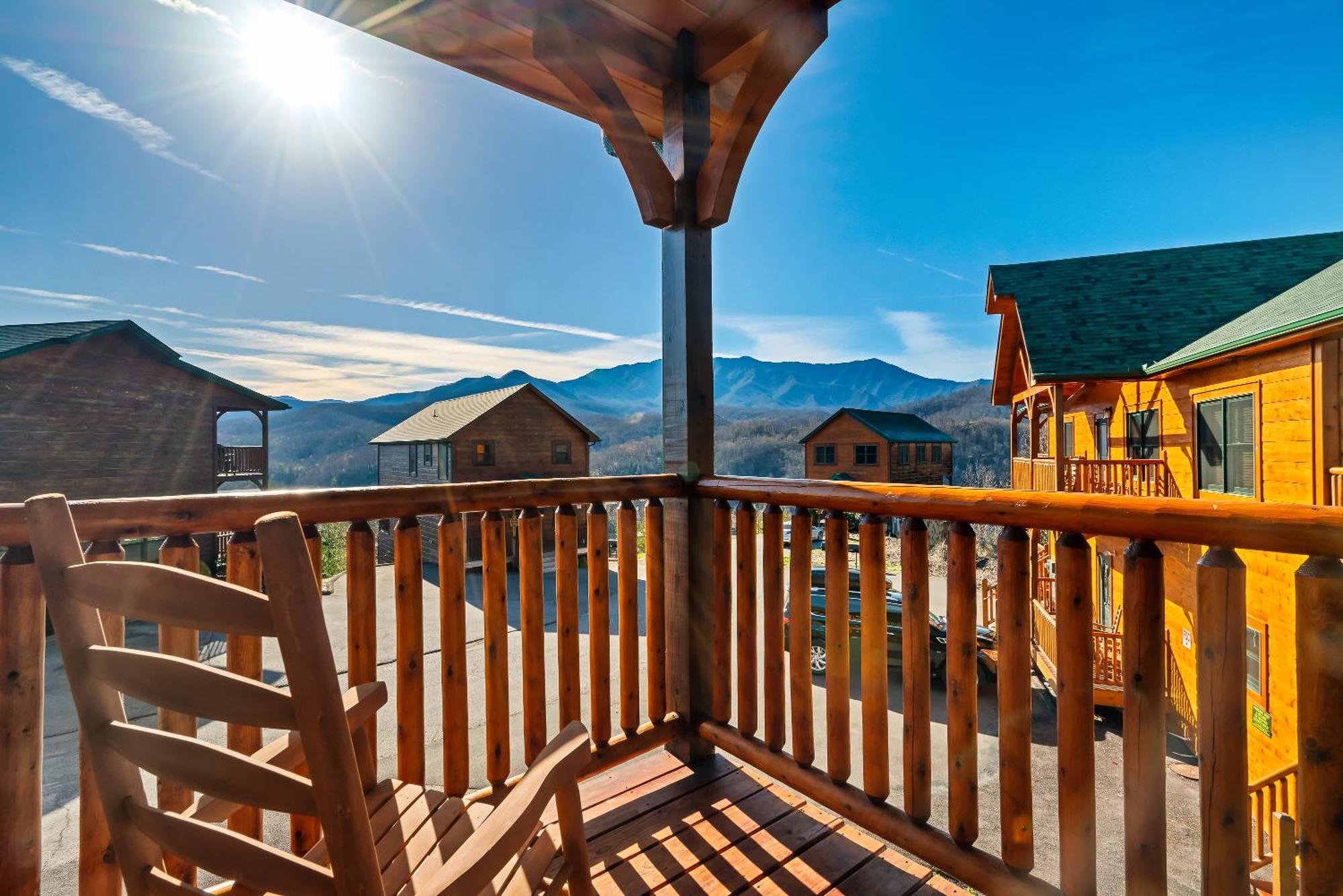 Chalet Full Equipped With A Pool And Game Smokies Views