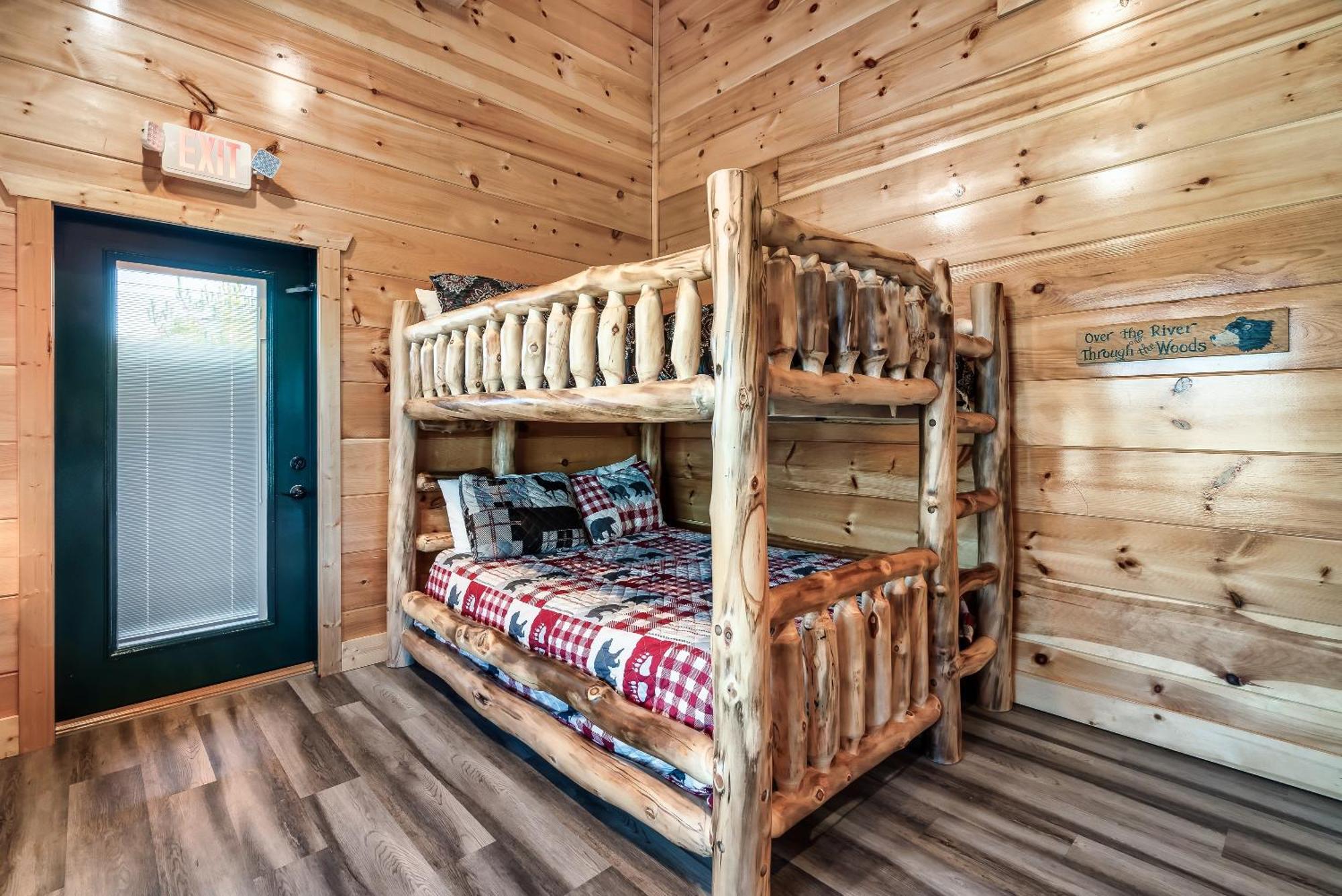 Chalet Full Equipped With A Pool And Game Smokies Views