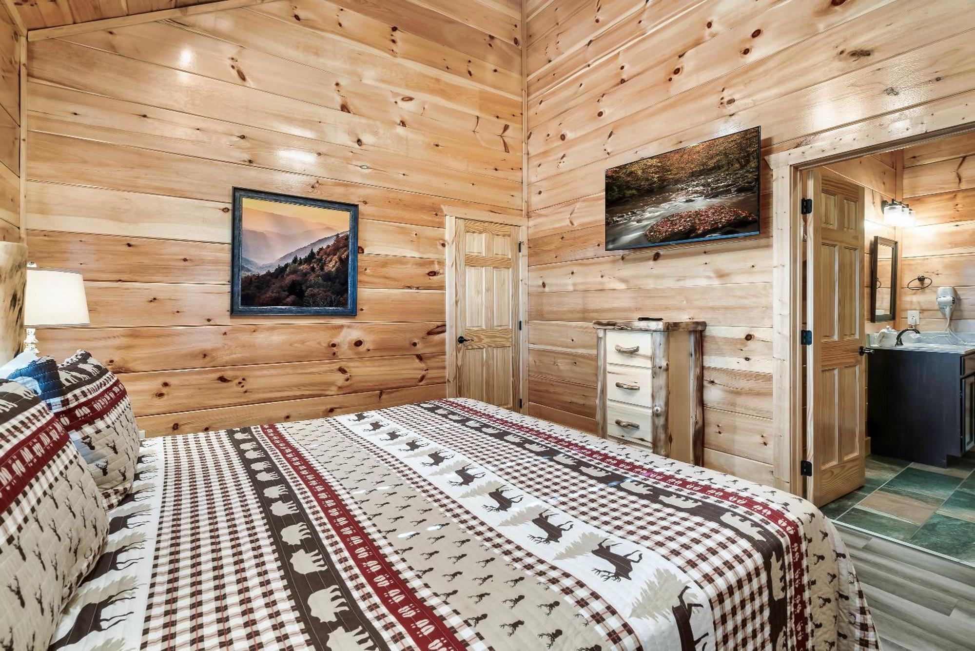 Chalet Full Equipped With A Pool And Game Smokies Views