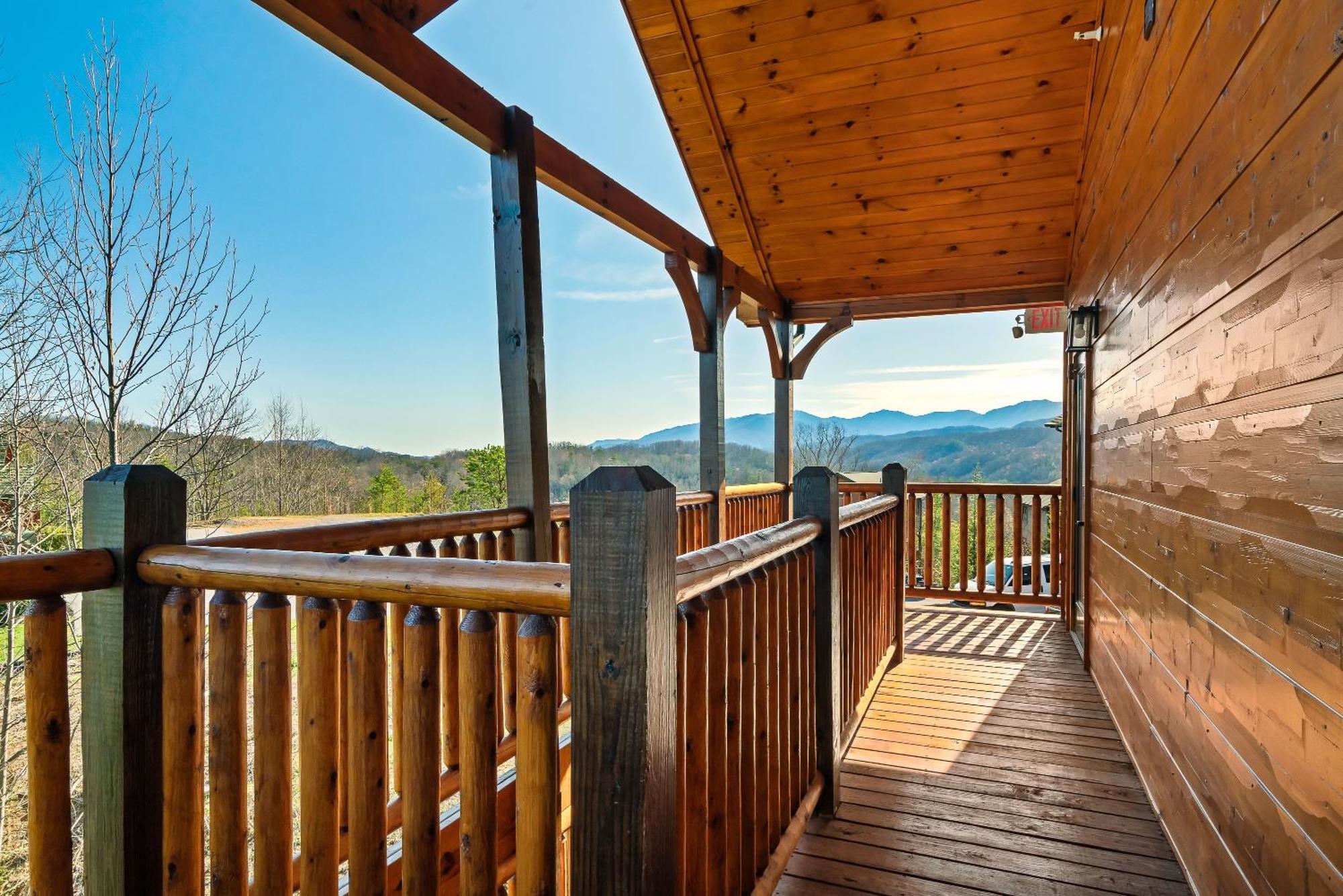 Chalet Full Equipped With A Pool And Game Smokies Views Gatlinburg
