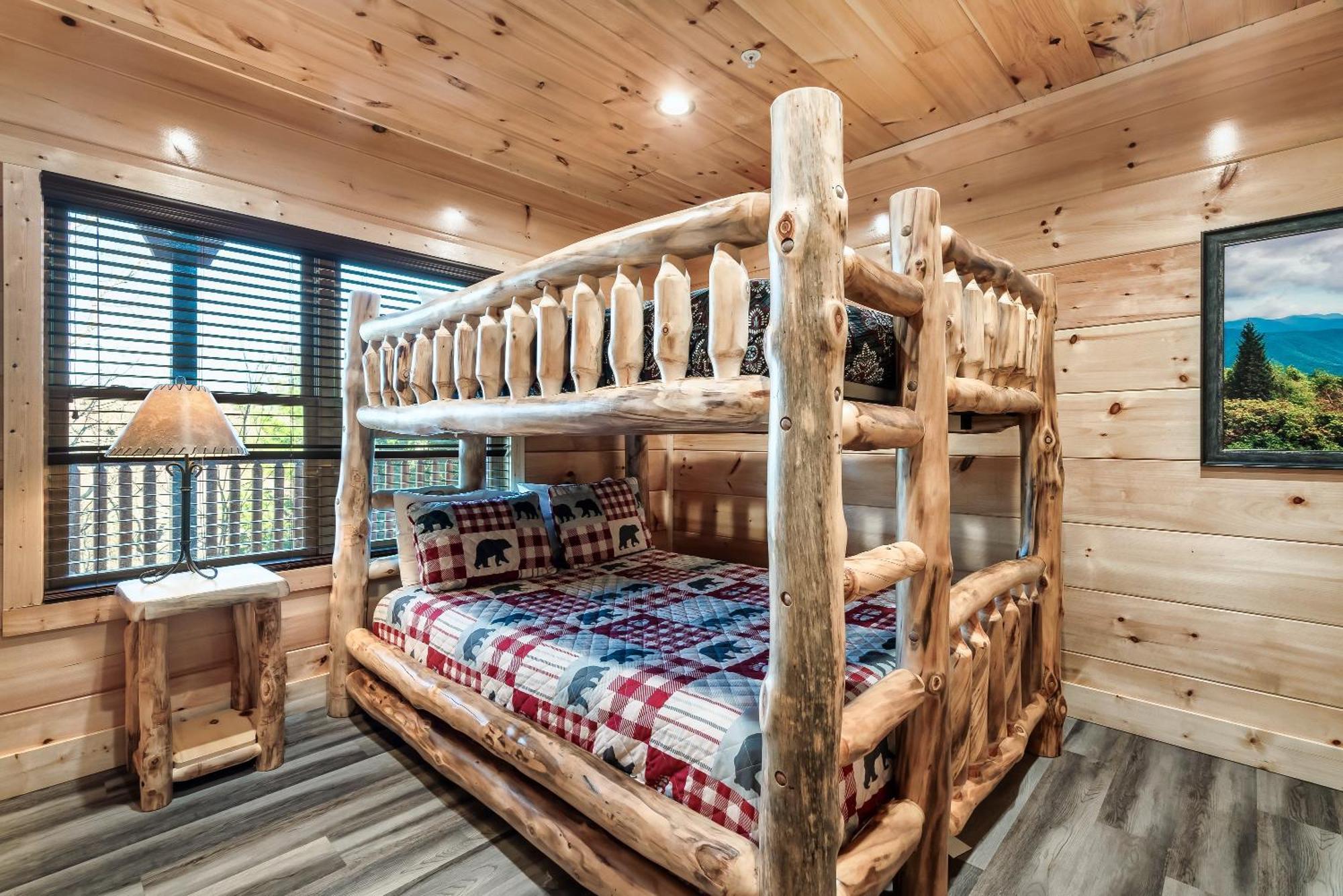 Chalet Full Equipped With A Pool And Game Smokies Views
