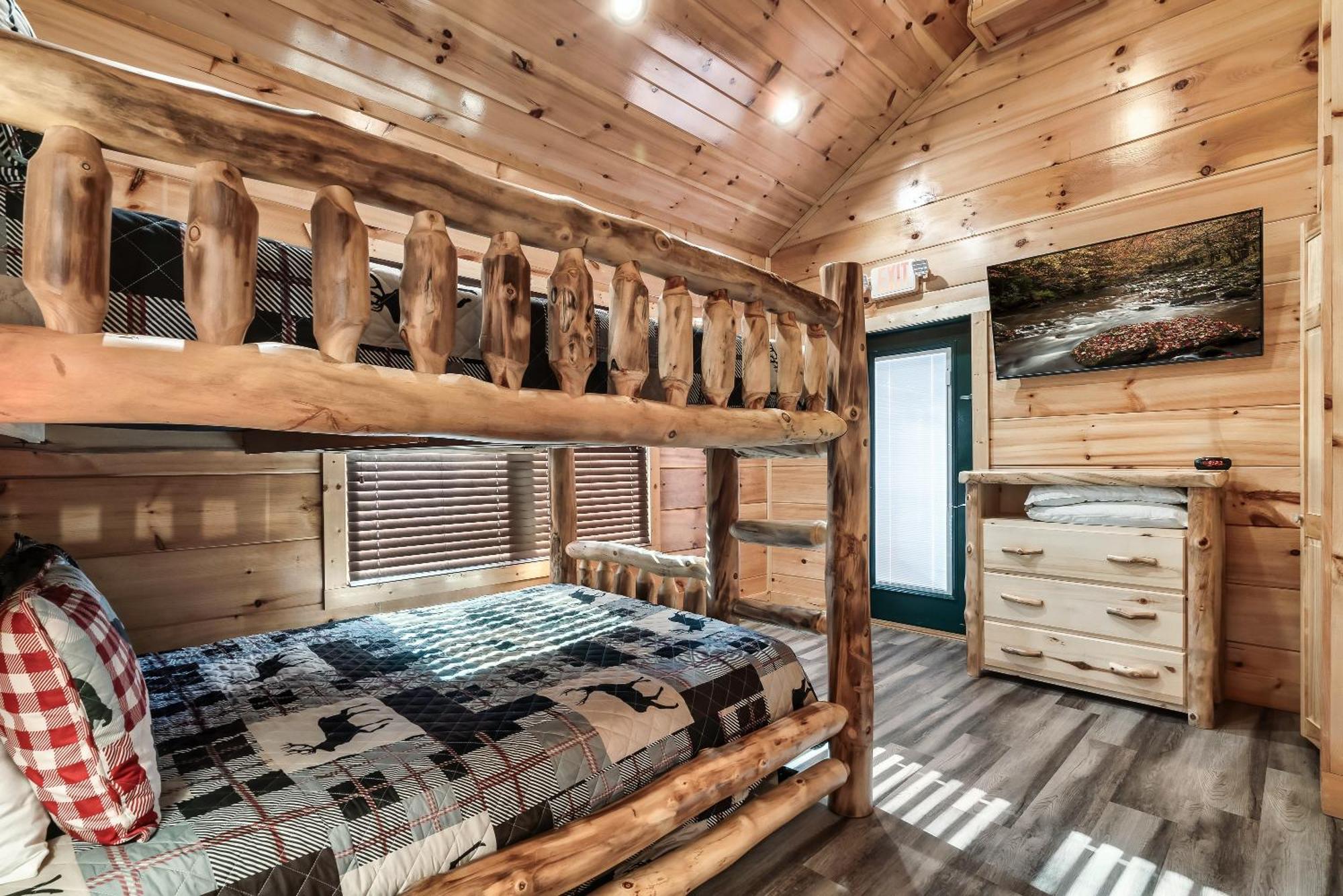 Chalet Full Equipped With A Pool And Game Smokies Views *