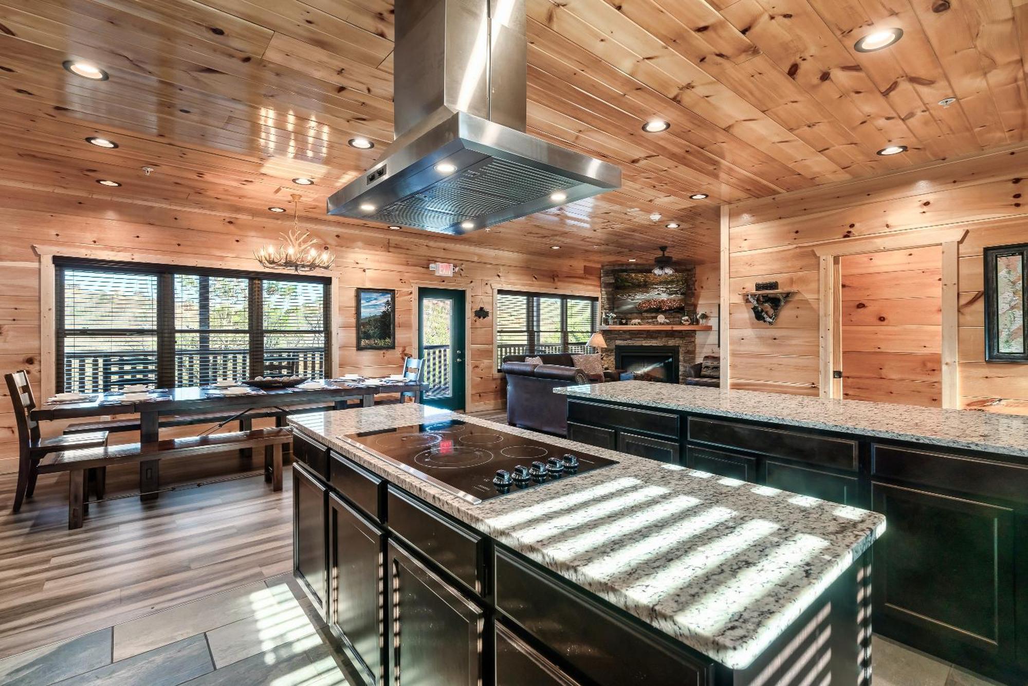 Full Equipped With A Pool And Game Smokies Views *