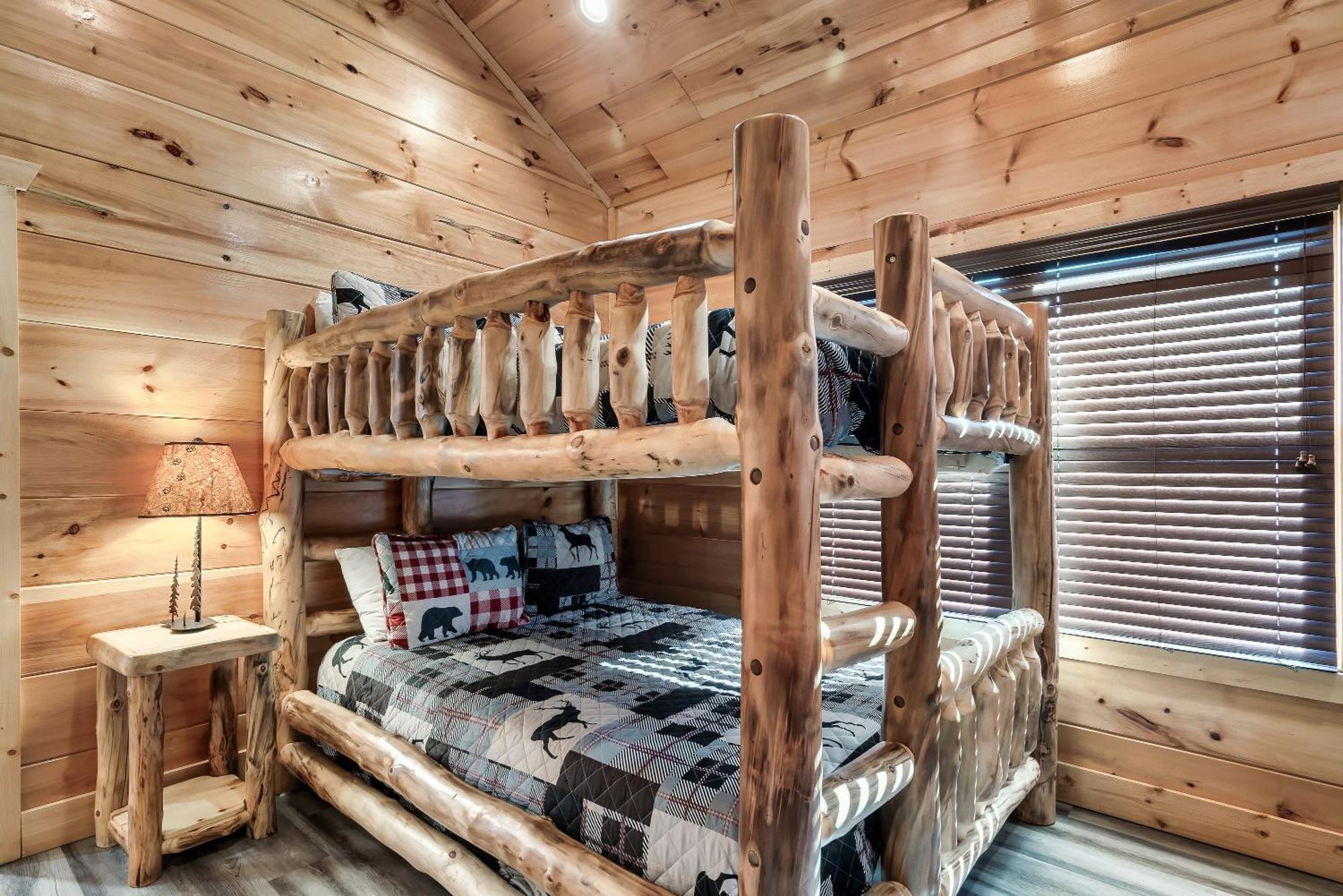 Full Equipped With A Pool And Game Smokies Views
