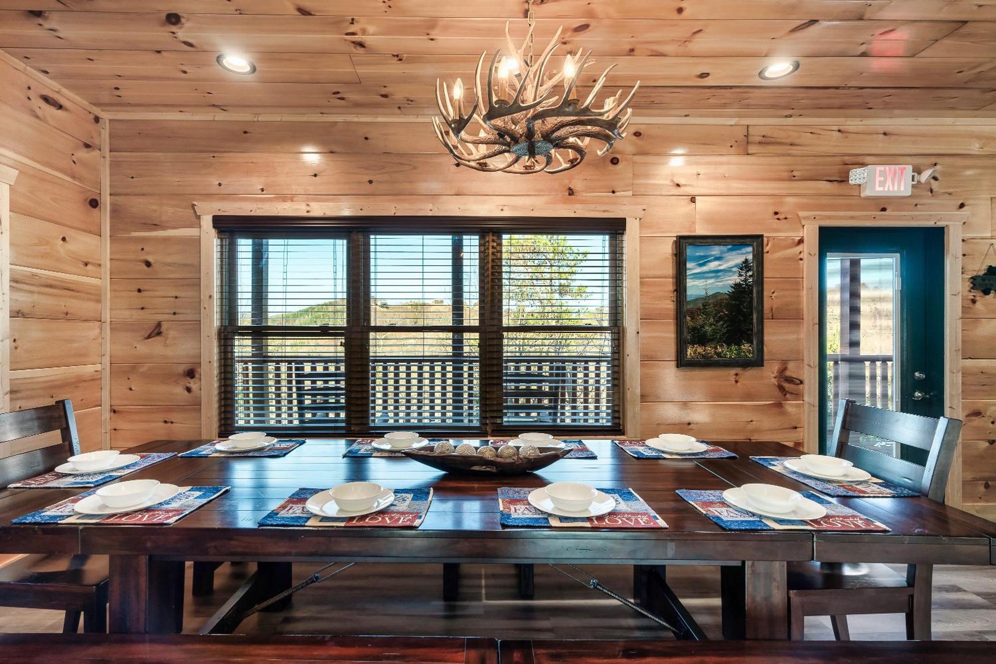 Chalet Full Equipped With A Pool And Game Smokies Views *